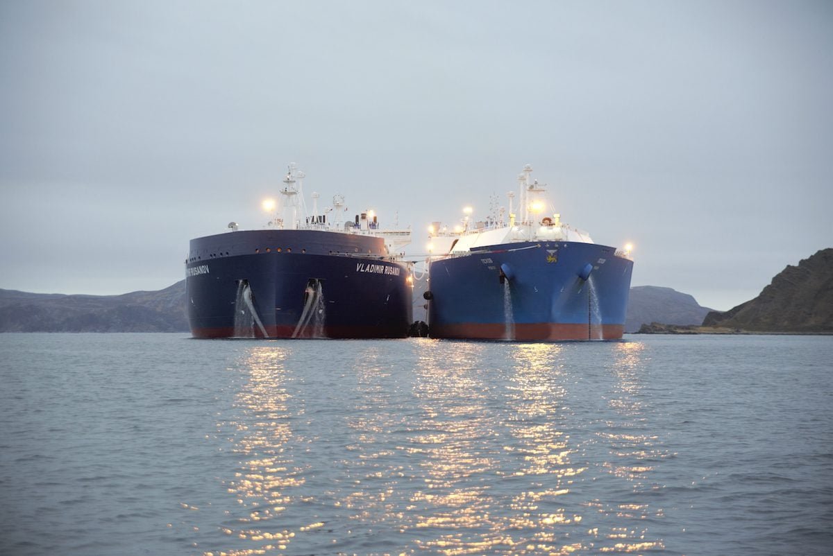 Russia Executes First-Ever Triple Arctic LNG Ship-to-Ship Transfer Amid Sanctions